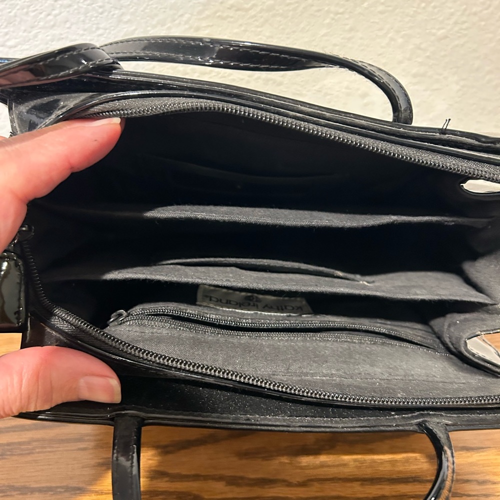 Vintage Kathy Ireland Glossy Black Crossbody Bag - Picture 6 of 12